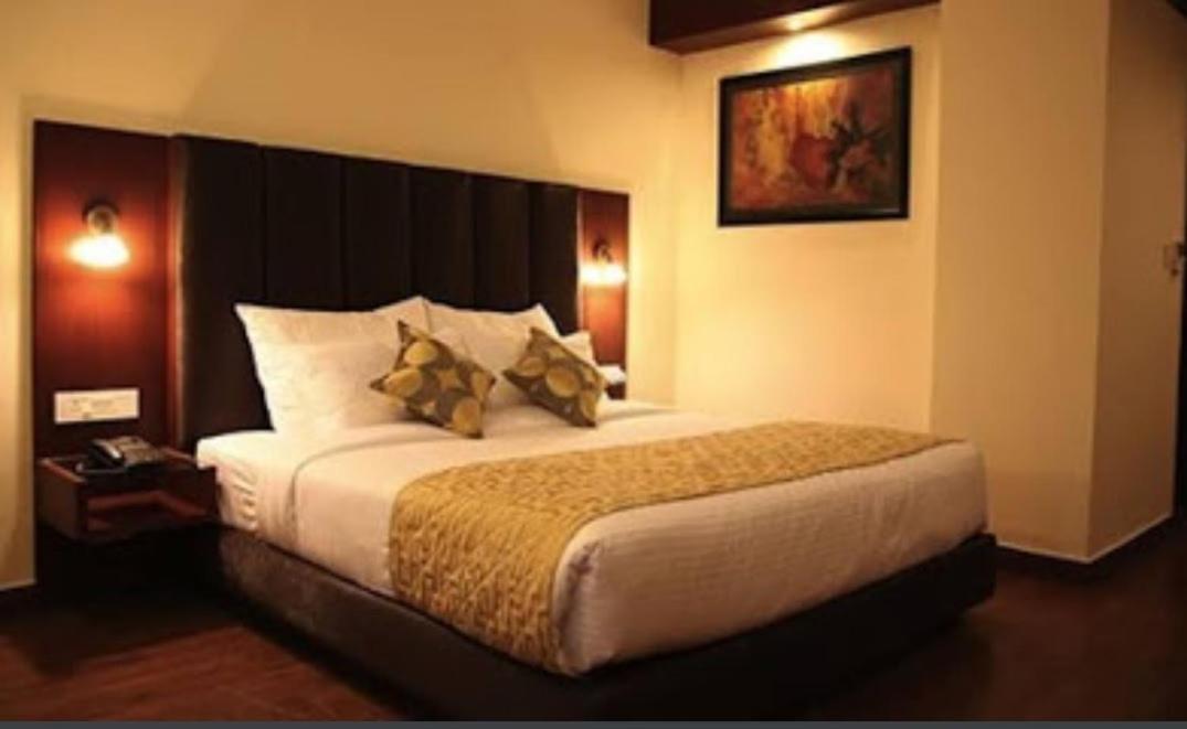 Hotel Traditional Inn Нью-Дели Экстерьер фото