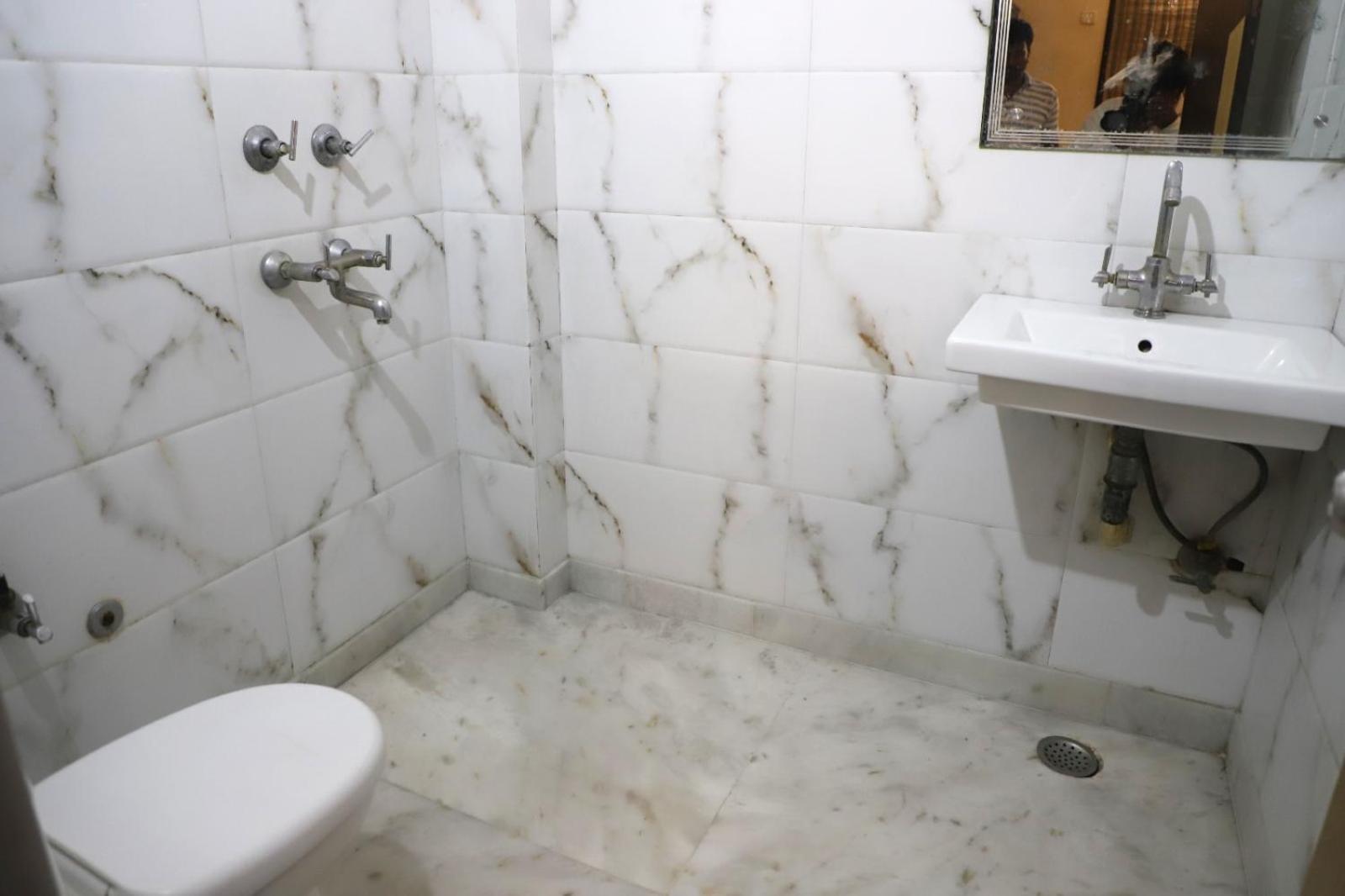 Hotel Traditional Inn Нью-Дели Номер фото