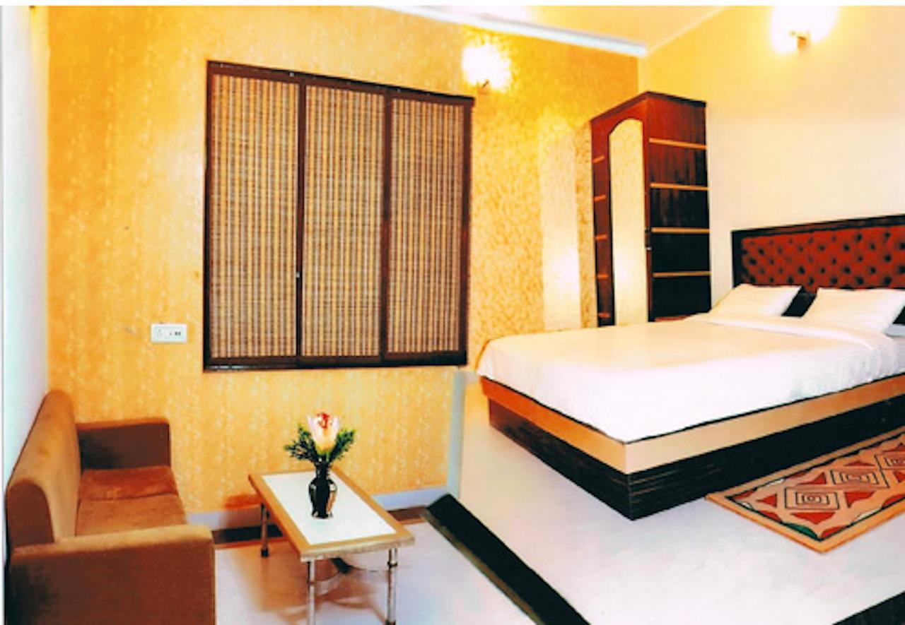 Hotel Traditional Inn Нью-Дели Экстерьер фото